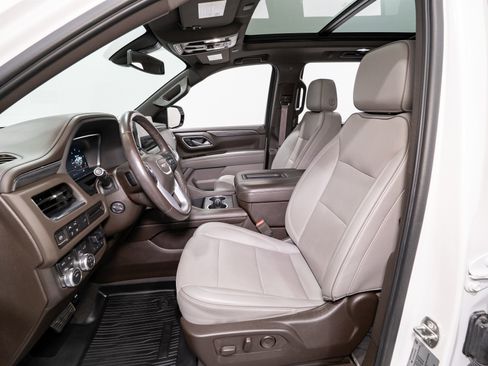 Used 2022 GMC Yukon SLT w/ SLT Luxury Package image 16