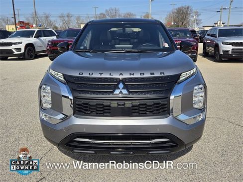 Used 2023 Mitsubishi Outlander SEL image 2