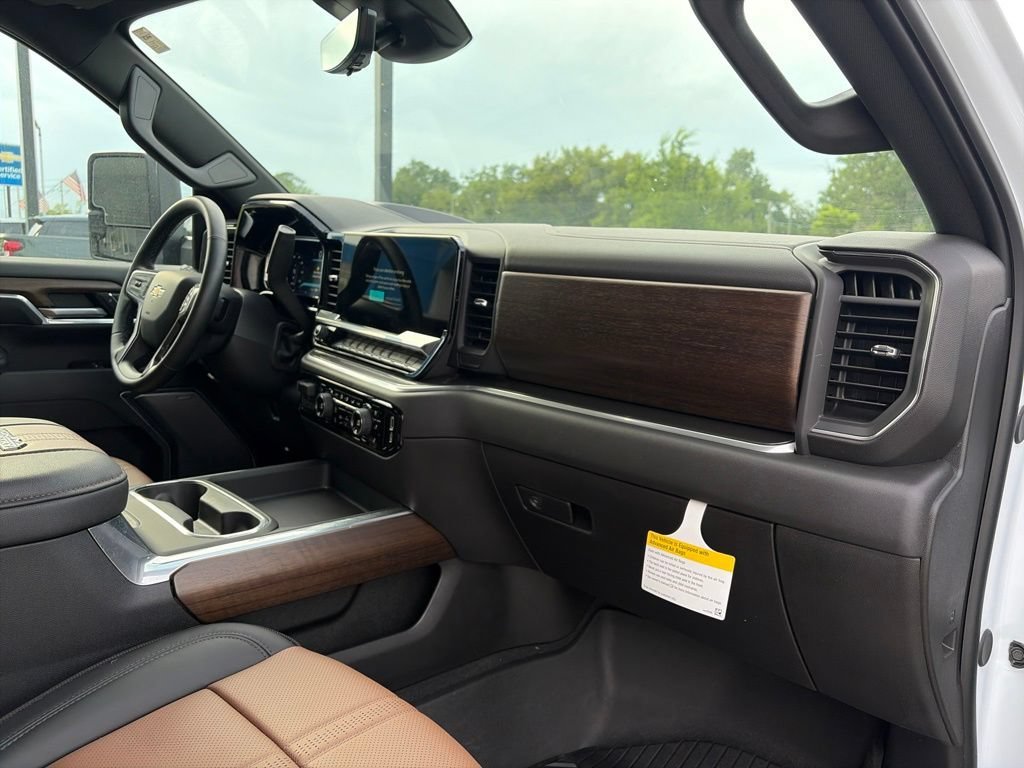 New 2026 Chevrolet Silverado 2500 High Country w/ High Country Premium Package AWD/4WD image 15
