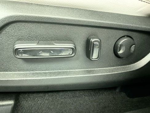 Used 2025 Honda Pilot Touring image 22