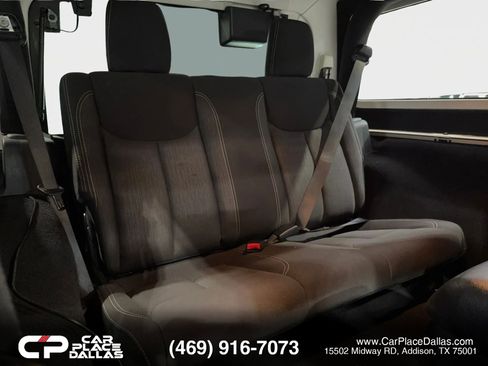 Used 2018 Jeep Wrangler Rubicon w/ Power Convenience Group image 25