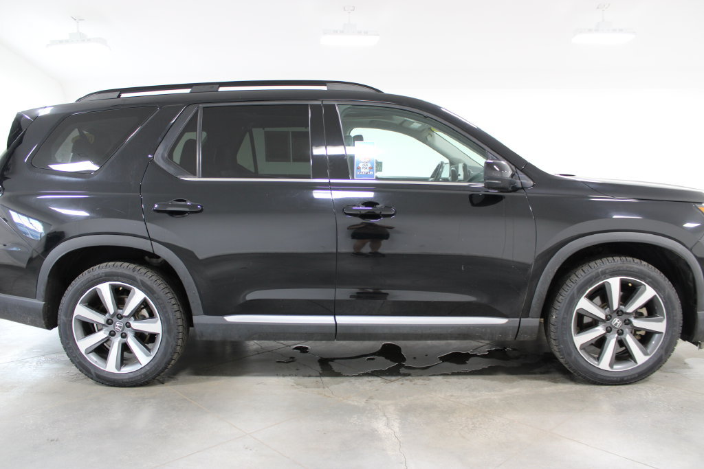 Used 2023 Honda Pilot Touring image 13