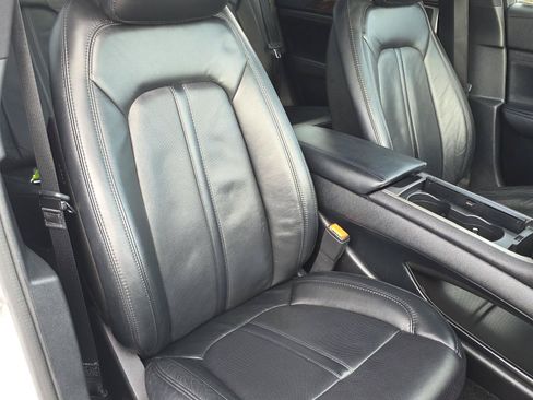 Used 2017 Lincoln MKZ Reserve w/ Climate Package FWD image 18