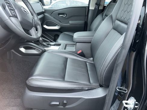 Used 2024 Nissan Frontier SL w/ Technology Package RWD image 28