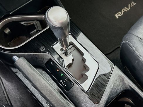 Used 2016 Toyota RAV4 Limited image 25