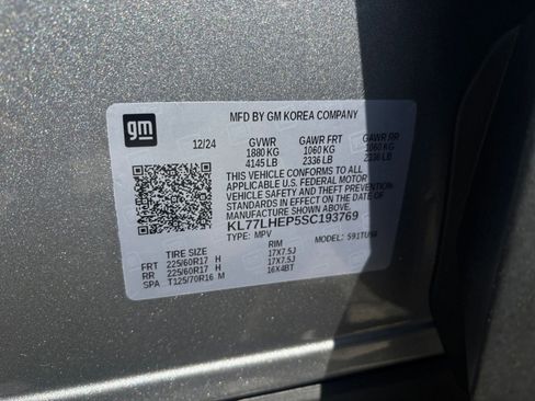 Used 2025 Chevrolet Trax LT image 28