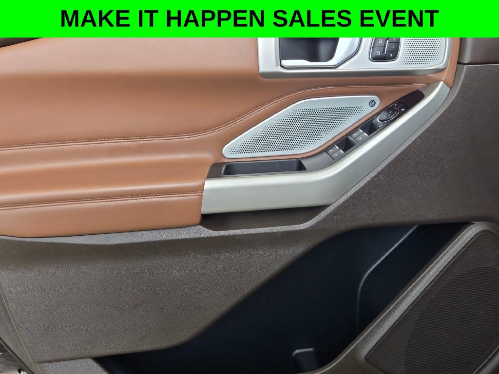 Used 2023 Ford Explorer King Ranch w/ Technology Package RWD image 11
