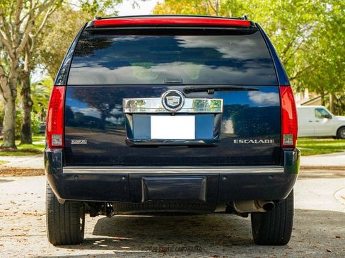 Used 2009 Cadillac Escalade AWD image 7