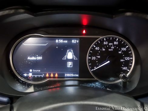 Used 2023 Nissan Versa SV image 18