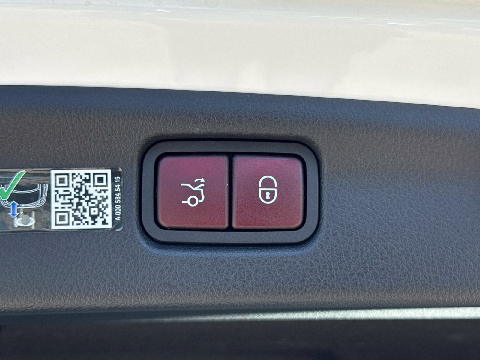 Used 2024 Mercedes-Benz C 300 Sedan image 17