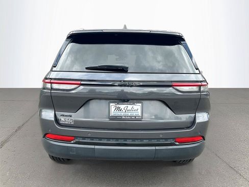 Used 2024 Jeep Grand Cherokee Altitude AWD/4WD image 5