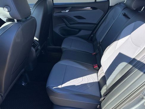 New 2026 Volkswagen Tiguan SE image 12