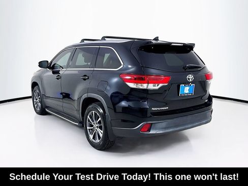 Used 2019 Toyota Highlander XLE FWD image 5