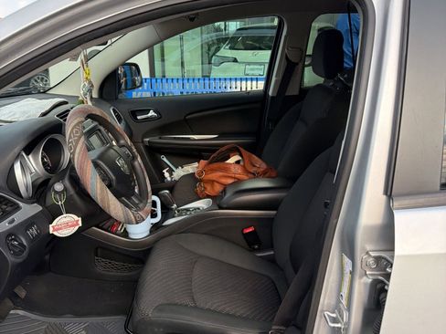 Used 2011 Dodge Journey Mainstreet image 3