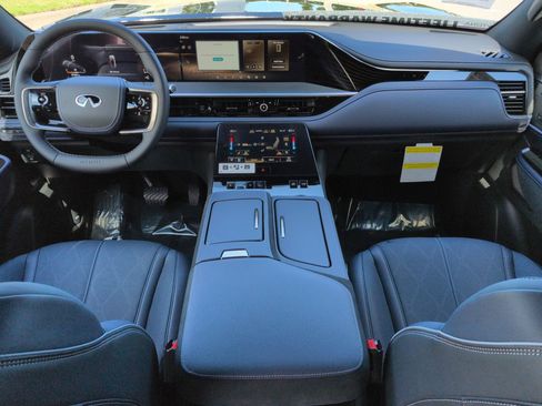 New 2026 INFINITI QX80 4WD image 16
