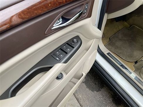 Certified 2012 Cadillac SRX Luxury image 23