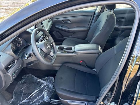 Used 2025 Nissan Sentra S image 27