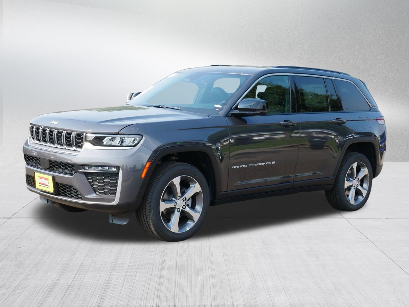 New 2026 Jeep Grand Cherokee Limited w/ Trailer Tow Package AWD/4WD image 3
