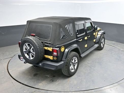 Used 2021 Jeep Wrangler Unlimited Sahara w/ Uconnect 4C Nav & Sound Group AWD/4WD image 32