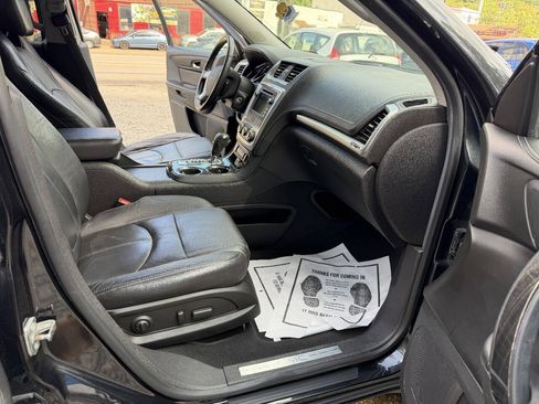 Used 2015 GMC Acadia SLT w/ Open Road Package FWD image 17