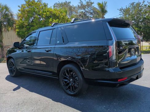 Used 2024 Cadillac Escalade ESV Sport Platinum w/ LPO, ONYX Package AWD/4WD image 6