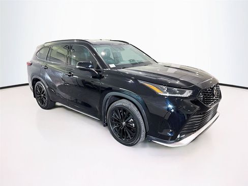 Used 2024 Toyota Highlander XSE FWD image 35