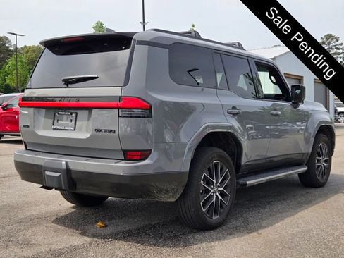 Used 2025 Lexus GX 550 w/ Accessory Package (2T) AWD/4WD image 5