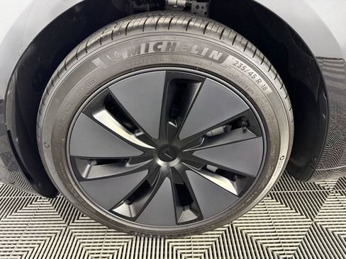 Used 2025 Tesla Model 3 Long Range RWD image 11