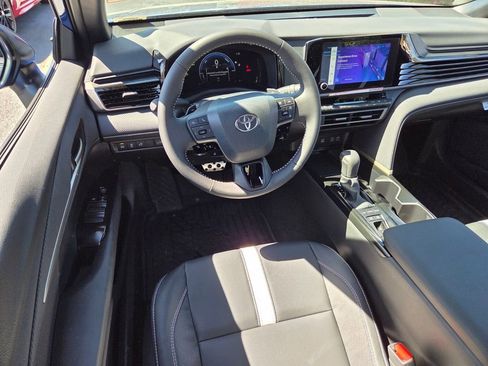 Used 2026 Toyota Camry SE image 8