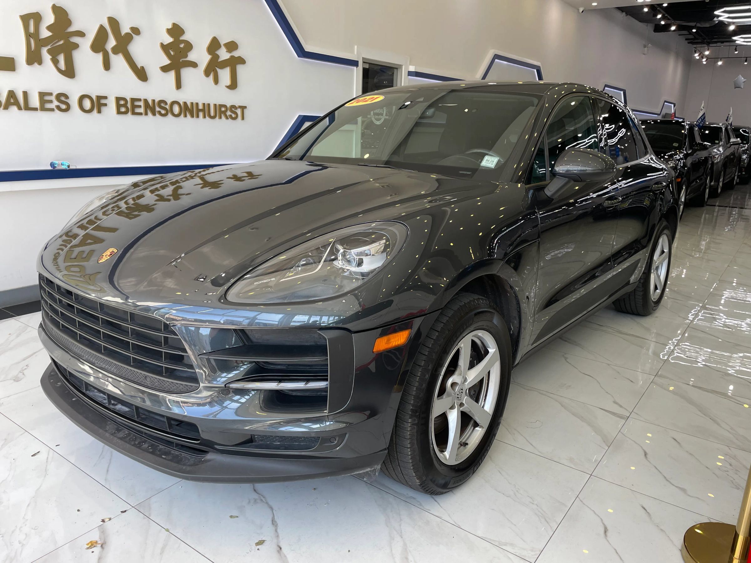 Used 2021 Porsche Macan AWD/4WD image 4