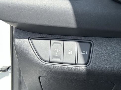 Used 2022 Genesis G70 2.0T w/ Prestige Package image 29