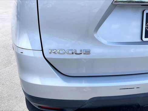 Used 2014 Nissan Rogue SV w/ SV Premium Package FWD image 9