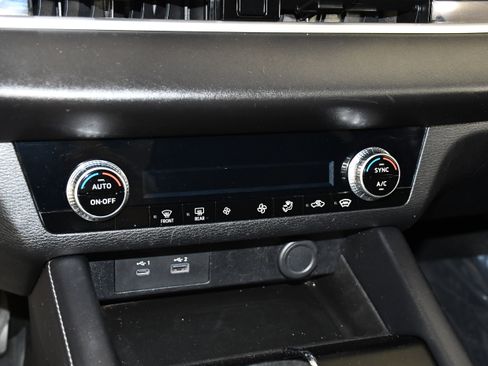 Used 2022 Mitsubishi Outlander ES image 29