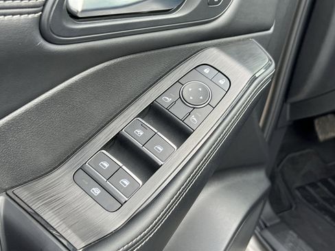 Used 2025 Nissan Rogue SL w/ SL Premium Package image 12