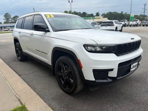 Used 2023 Jeep Grand Cherokee L Laredo AWD/4WD image 4