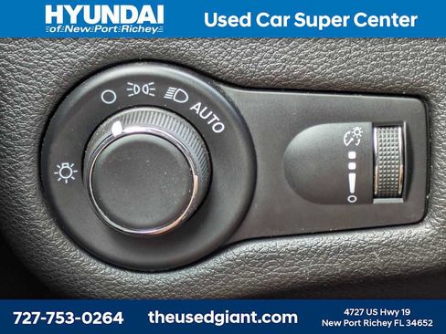 Used 2021 Jeep Cherokee Latitude image 28