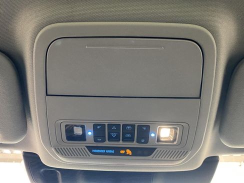 Used 2022 Ford Explorer XLT w/ Equipment Group 202A AWD/4WD image 30