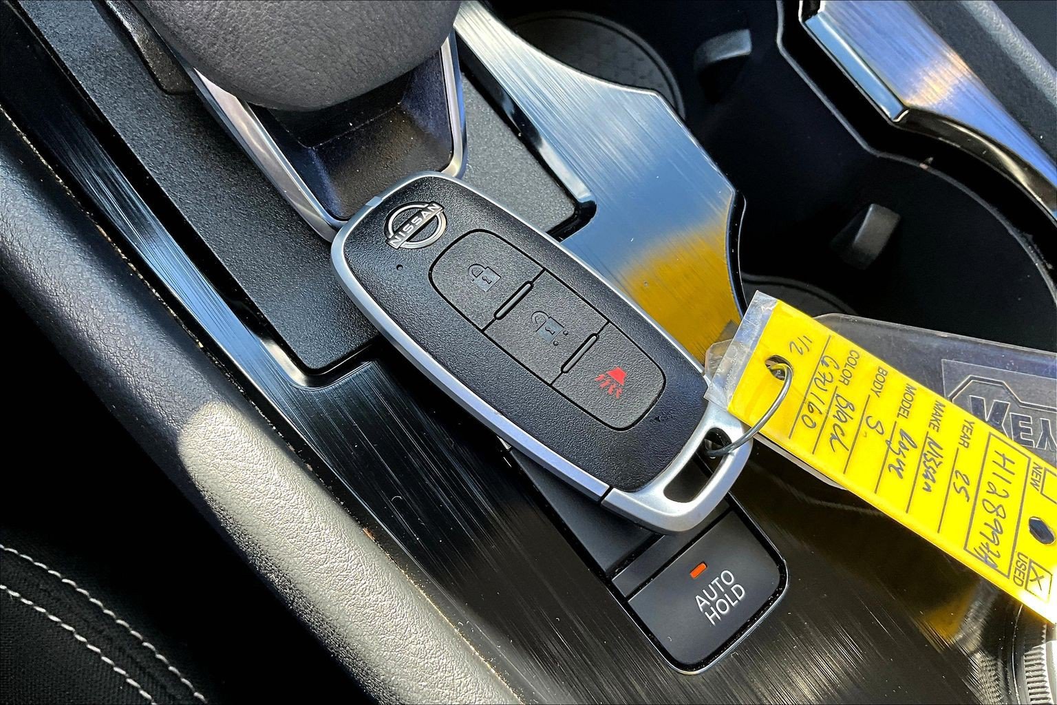 Used 2025 Nissan Rogue S AWD/4WD image 30
