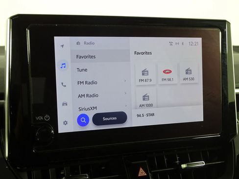 Used 2025 Toyota Corolla SE image 28