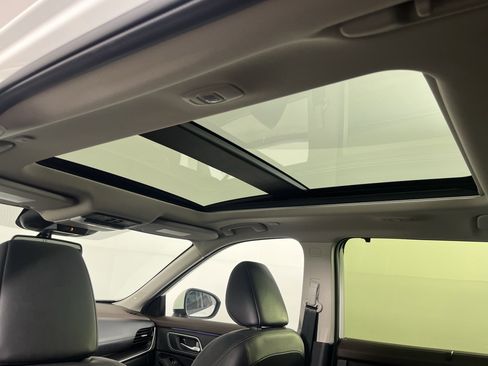 Used 2023 Nissan Rogue Platinum image 17