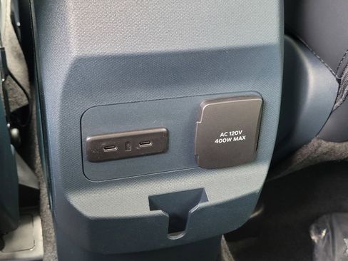 New 2025 Ford Maverick Lariat w/ Black Appearance Package image 33