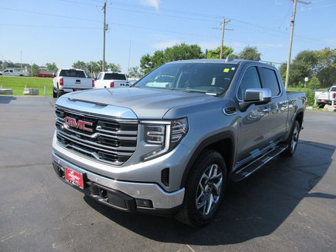 Certified 2024 GMC Sierra 1500 SLT w/ SLT Premium Plus Package AWD/4WD image 11