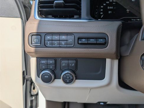 Used 2022 GMC Yukon Denali AWD/4WD image 29