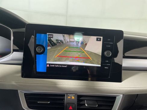 New 2026 Volkswagen Taos SE image 16