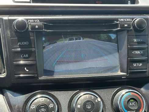Used 2016 Toyota RAV4 LE FWD image 20