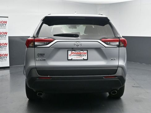 Used 2024 Toyota RAV4 XLE FWD image 7