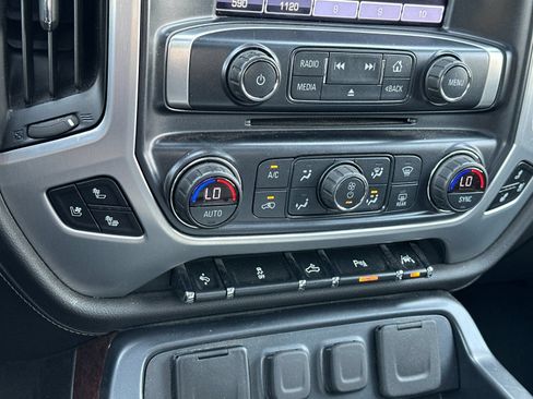 Used 2018 GMC Sierra 1500 SLT AWD/4WD image 19