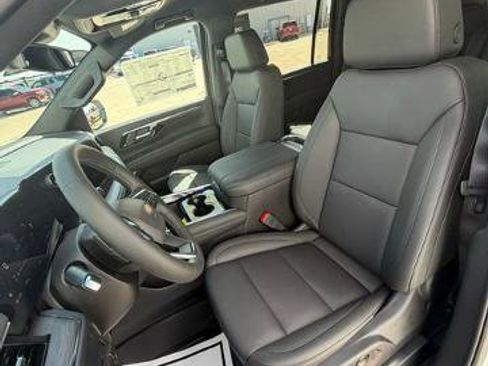 New 2026 Chevrolet Suburban LT w/ Comfort Package AWD/4WD image 11