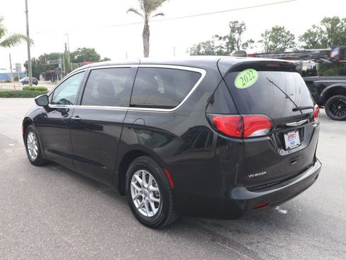 Used 2022 Chrysler Voyager LX FWD image 8