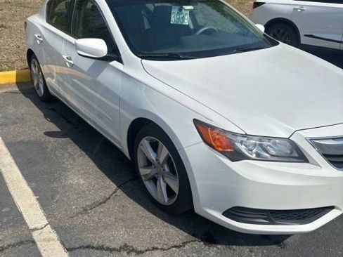 Used 2015 Acura ILX image 2